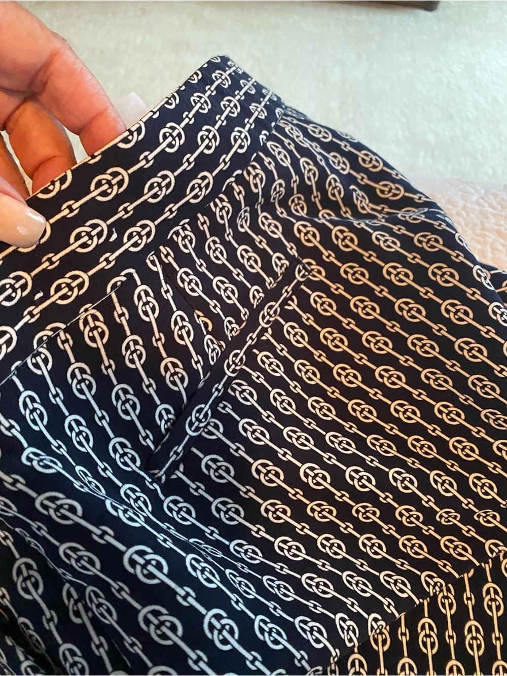 Ann Taylor Factory Navy and White Chain-Link Print pant - Picture 6 of 15